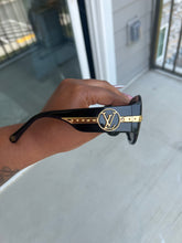 Load image into Gallery viewer, Louis Vuitton Shades